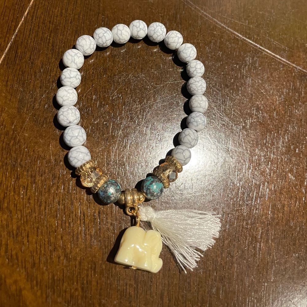 Beaded bracelet with elephant charm